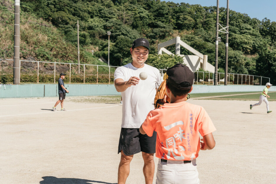 対馬との縁ができて、まずは野球を通じて島を盛り上げることに協力する。