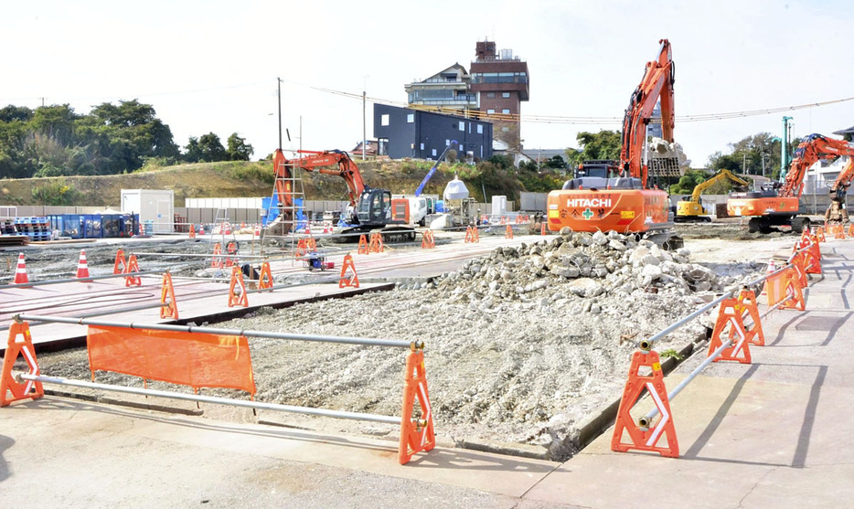 造船施設の再建に向けて工事が始まった松川造船＝相馬市