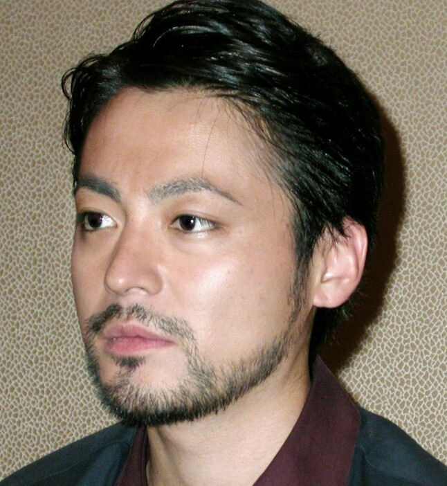 山田孝之(2012年撮影)