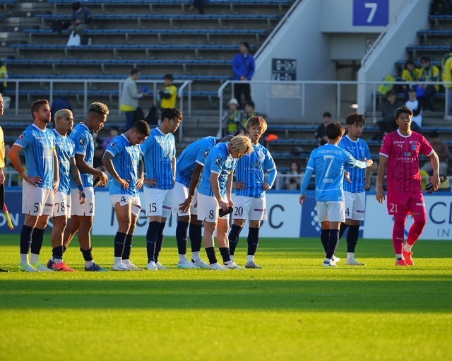 横浜FCはホーム最終戦で栃木とスコアレスドロー。J１昇格を決められなかった。写真：田中研治（サッカーダイジェスト写真部）