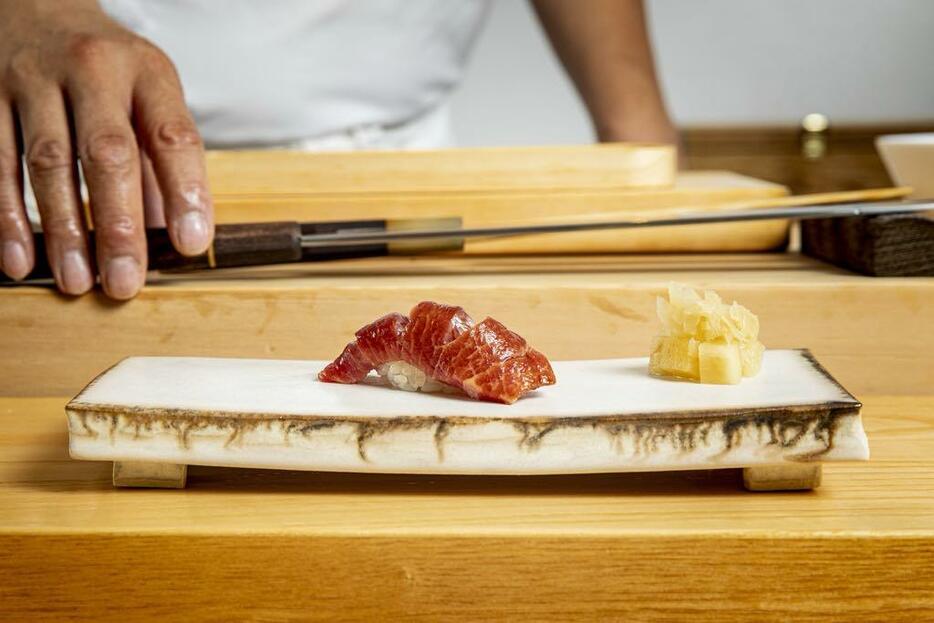 料理長の安田至さんによる江戸前ずし