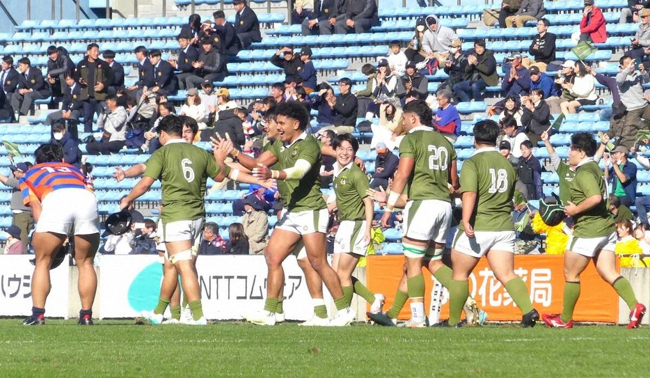 関東大学ラグビーリーグ戦1部で7季ぶりの優勝を果たした大東大（撮影・前川　晋作）