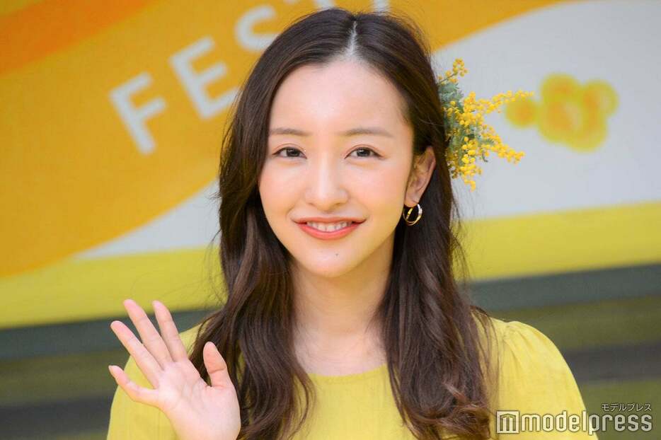 板野友美