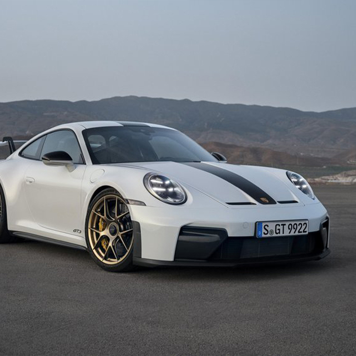 992型ポルシェ911で登場した「911GT3」。サーキットはもちろん、日常でも正確でエモーショナルな走りが楽しめる。