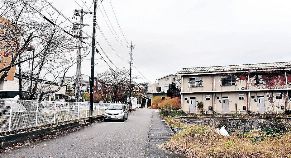 七尾市が災害公営住宅を整備する市営小丸山住宅＝七尾市津向町