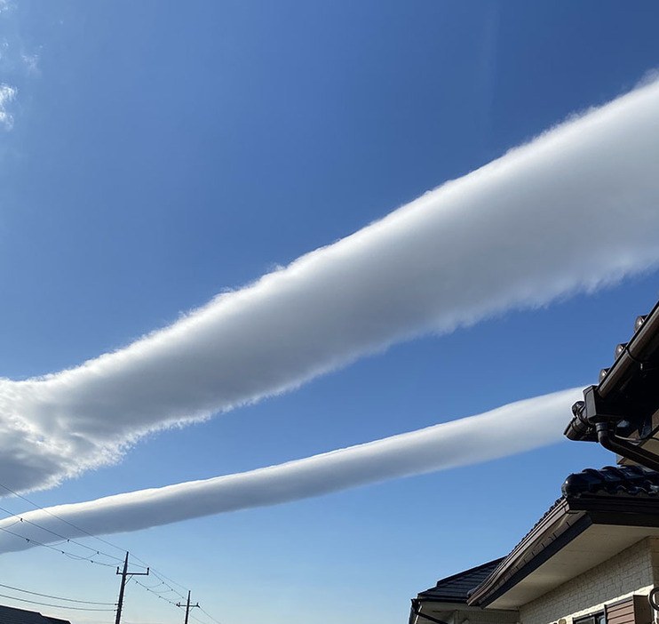 19日に市原市上空で観測された帯状の雲