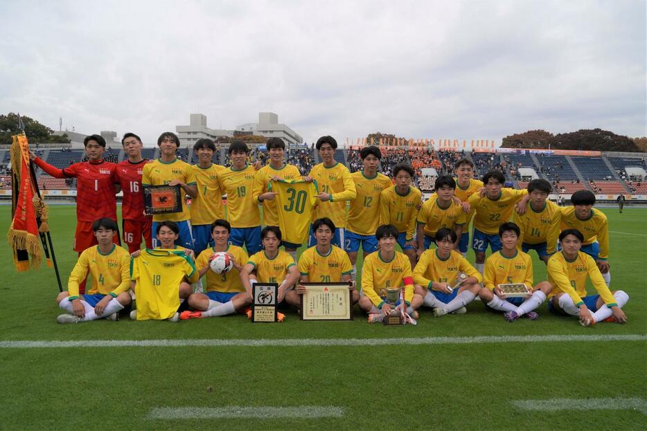 第103回全国高等学校サッカー選手権大会東京都2次予選Aブロック決勝で国学院久我山を倒し、15大会ぶりに制した帝京（撮影・佐藤成）