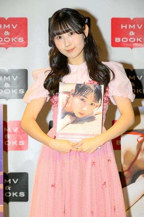 　初写真集出版記念イベントに登場したＳＫＥ４８・井上瑠夏Ⓒ２０２４　Ｚｅｓｔ，Ｉｎｃ．