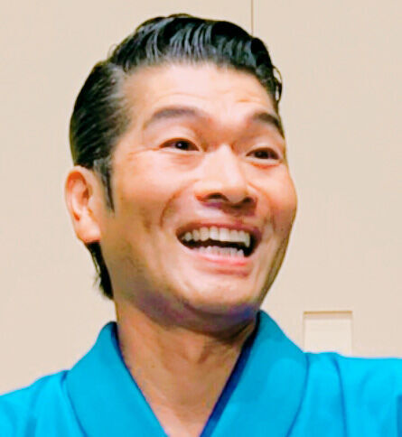 ２６日未明に交通事故で亡くなった落語家で俳優の森乃阿久太さん（上方落語協会提供）