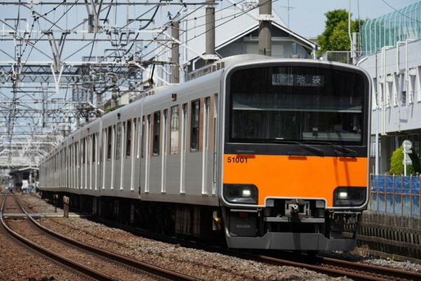 東武東上線の車両（画像：写真AC）。