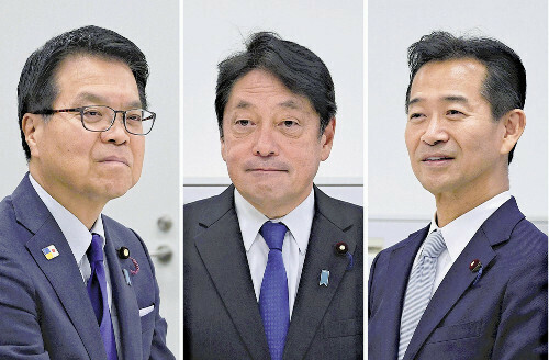 協議に臨む（左から）国民民主党の浜口、自民党の小野寺、公明党の岡本の各政調会長（１９日、国会内で）