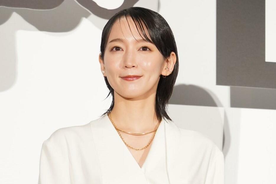 映画「正体」の完成披露舞台あいさつに出席した吉岡里帆さん