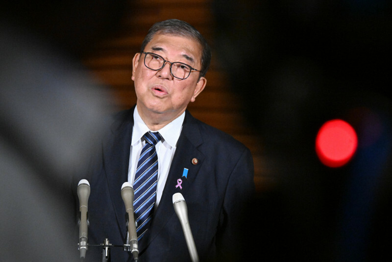 政治改革本部の総会を終え、記者の質問に答える石破茂首相＝首相官邸で2024年11月21日午後5時53分、平田明浩撮影