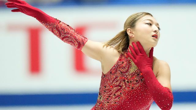 NHK杯のSP首位発進となった坂本花織選手(写真：AP/アフロ)