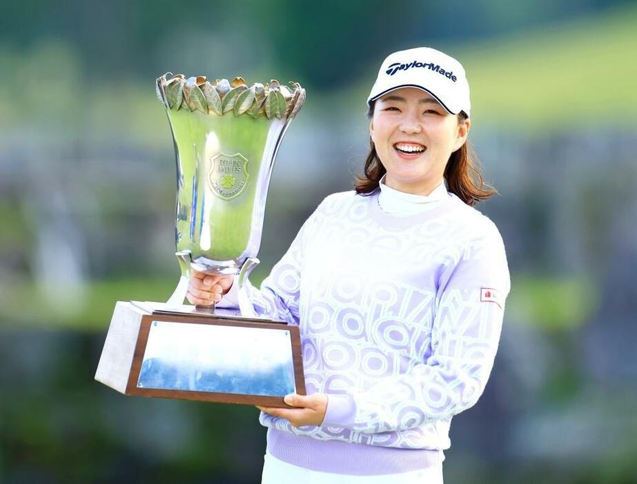 伊藤園レディスで今季初優勝を挙げた山内日菜子（撮影/大澤進二）