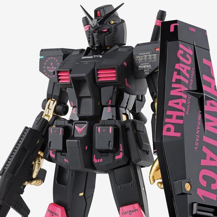 「PHANTACI」と「機動戦士ガンダム」がコラボしたフィギュア「GUNDAM FIX FIGURATION METAL COMPOSITE PHANTACI RX-78-2 ガンダム ver.J」（c）創通・サンライズ