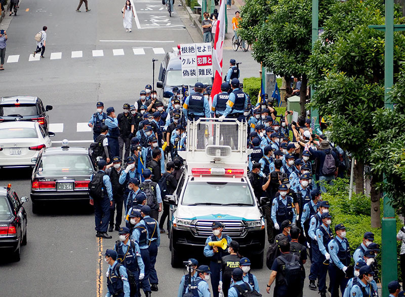 差し止めの申し立てがあった川口市内で行われたデモ＝7月15日