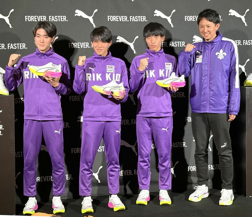 「PUMA EKIDEN GLOW PACK」のトークセッションに出席した(左から)立大の山口史朗、林虎大朗、稲塚大祐、高林祐介監督(カメラ・手島　莉子)