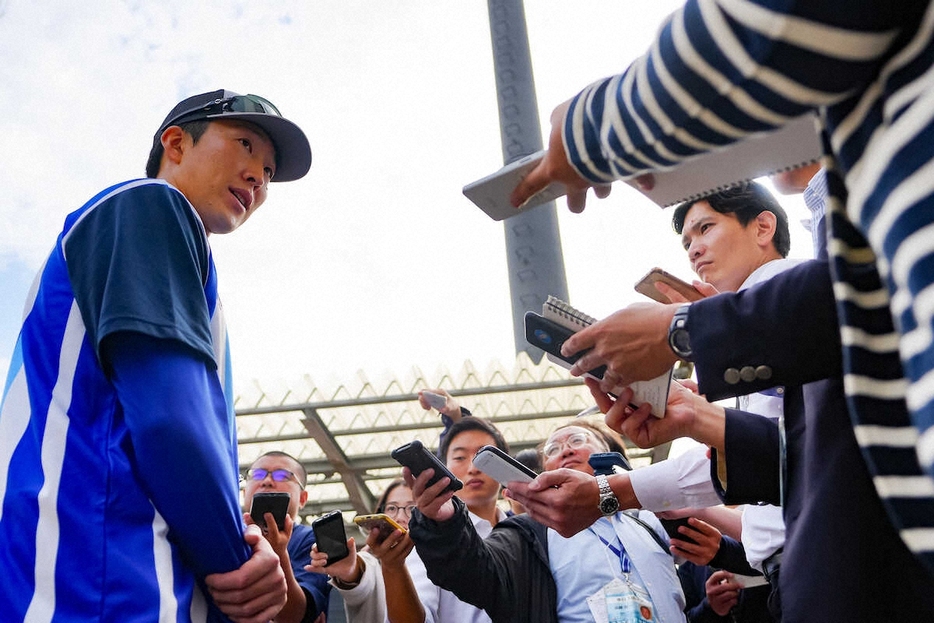 調整を終え質問に答える大貫（撮影・会津　智海）