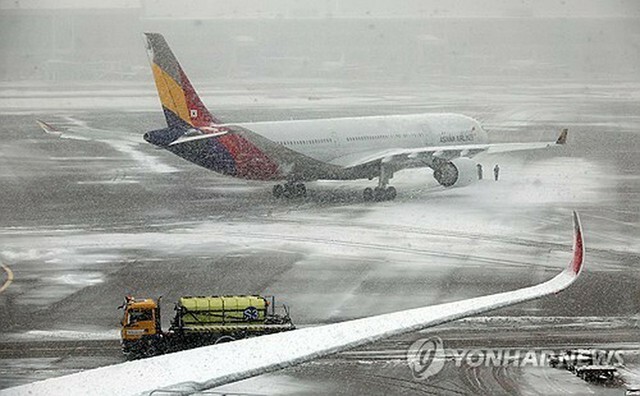 27日の仁川空港の様子＝（聯合ニュース）