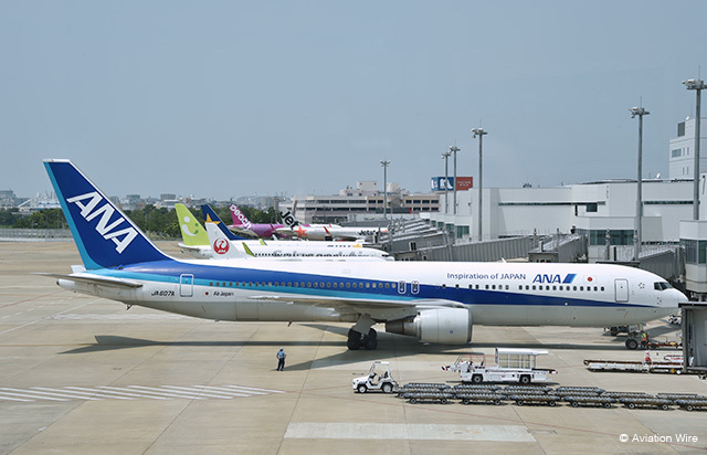 航空各社が運航許可を申請した混雑空港（写真は福岡空港）＝20年8月 PHOTO: Yusuke KOHASE/Aviation Wire