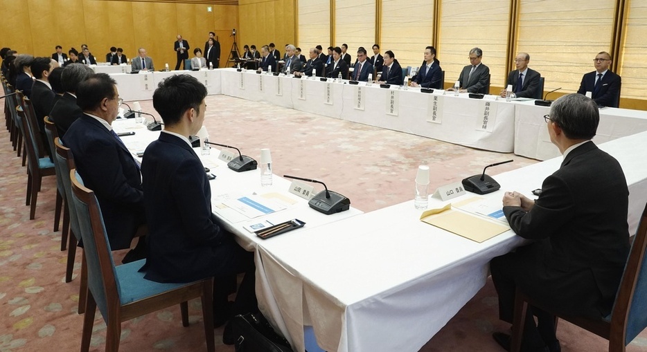 首相官邸で開かれた「能動的サイバー防御」に関する有識者会議の初会合＝6月7日