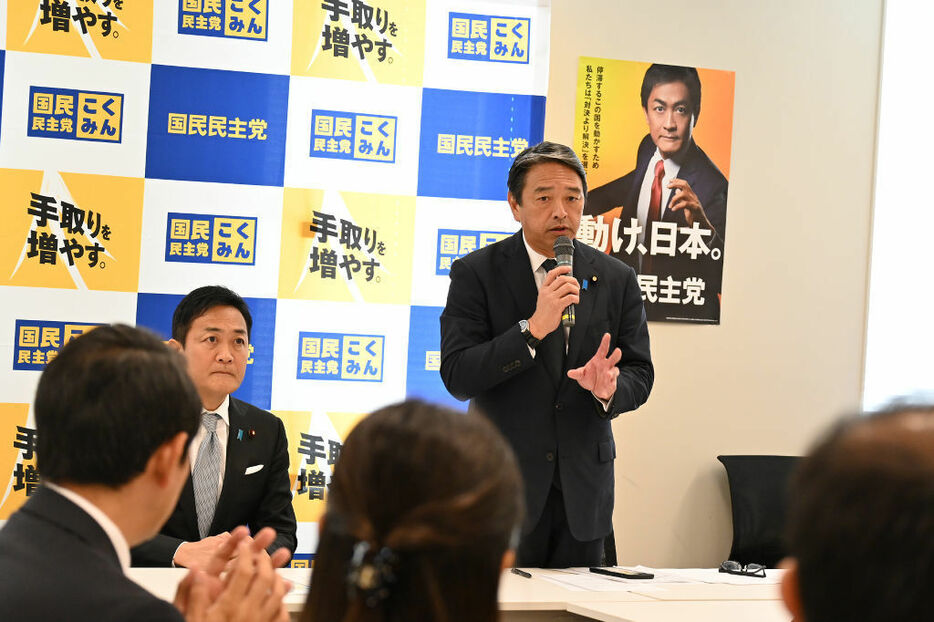 衆院選で初当選した国民民主党新人議員を集めた会合で話す榛葉賀津也氏＝7日午前、国会内