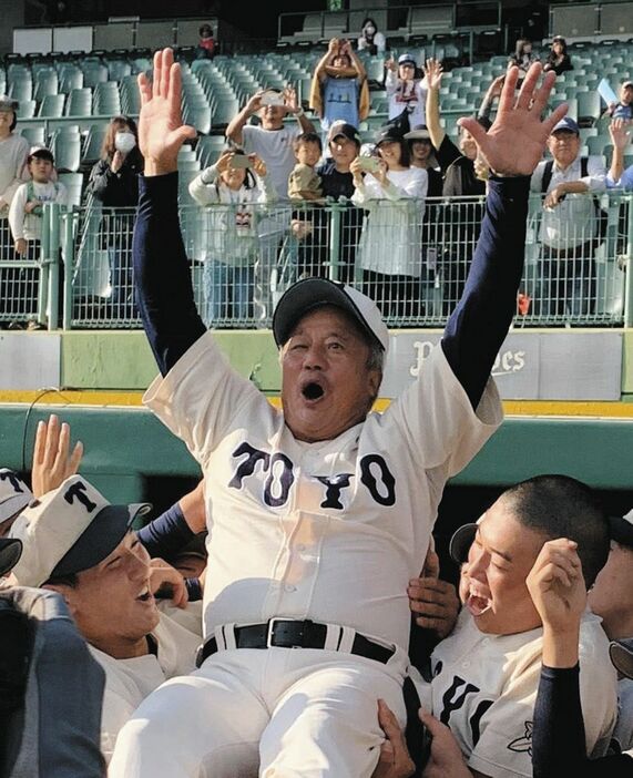 東洋大姫路高・岡田監督