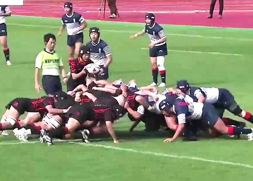 昨年の決勝戦　（左：報徳学園、右：関西学院）