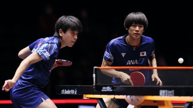 左から篠塚大登選手と戸上隼輔選手【写真：アフロ】