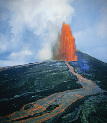 キラウエア火山の溶岩噴泉　photo by gettyimages