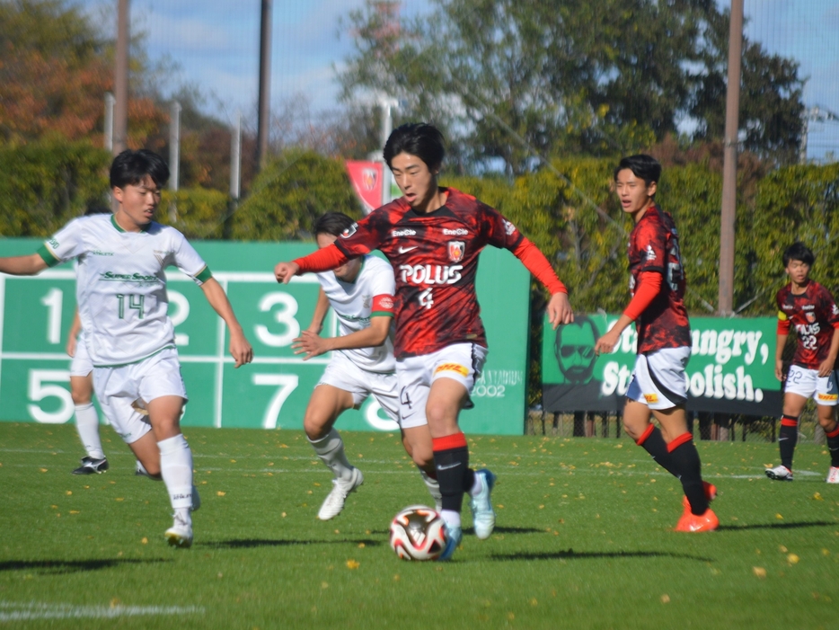 白井桜介が決勝ゴール(写真＝佐藤亮太)