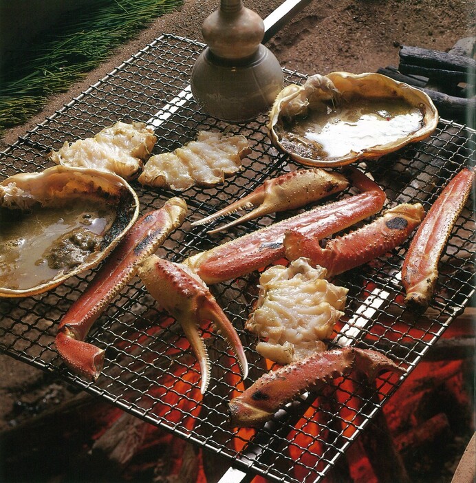 間人蟹の焼き蟹（提供：和久傳）