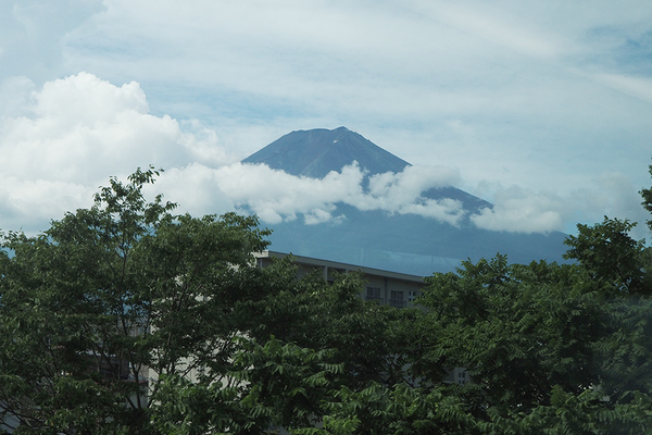 日本最高峰の富士山（大塚圭一郎撮影）。