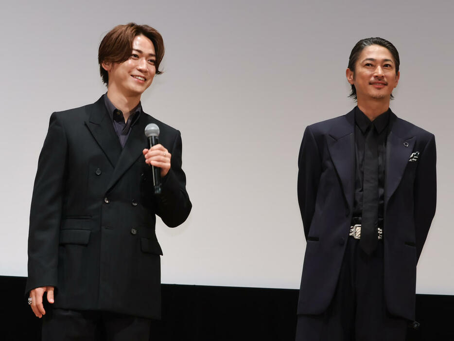 窪塚洋介（右）と亀梨和也