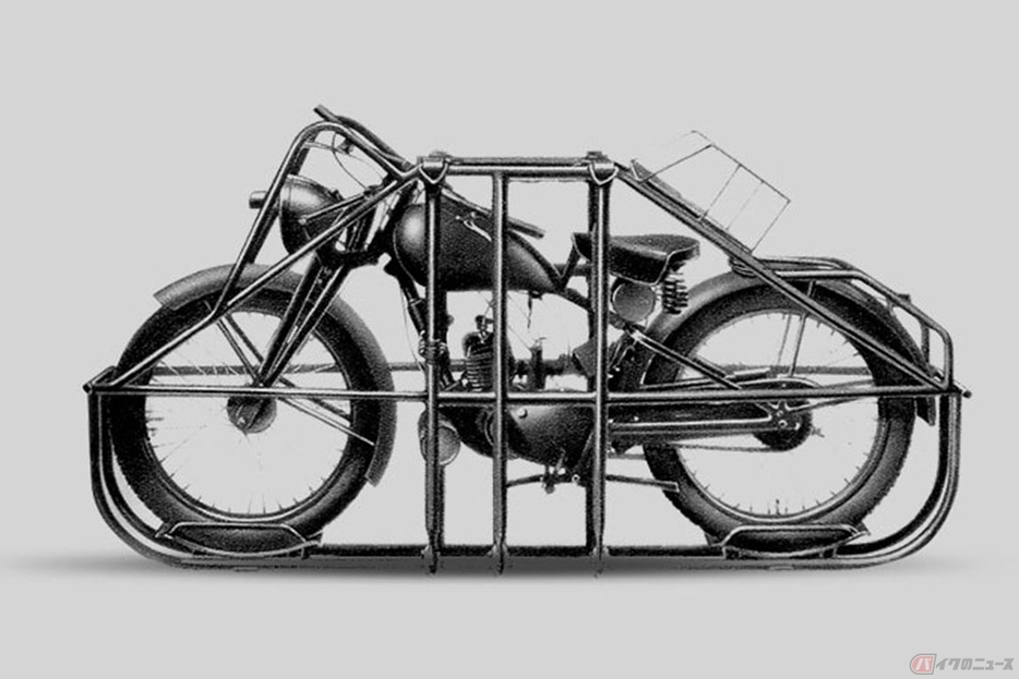 ロイヤルエンフィールドが1939年～1945年に製造していたとされる「フライング・フリー」。126ccの2ストロークエンジンを搭載し、バラシュートクレードルに積載することで空挺部隊と共に敵の背後に投入されていたといいます