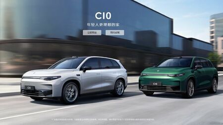 零跑汽車の中型SUV「C10」は約275万円からの価格設定で高機能のスマートコクピットを搭載し、高い人気を集めている（写真は同社ウェブサイトより）