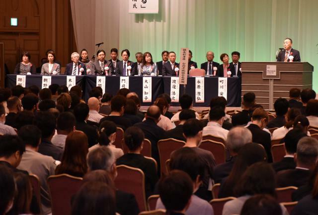 九州各県から高齢者福祉施設の職員らが集まり人材確保やサービス向上などを議論した研究大会＝３１日午後、宮崎市・シーガイアコンベンションセンター