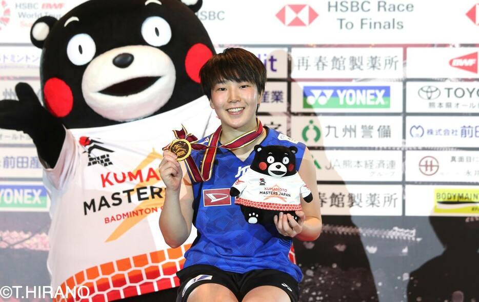 世界ランキング4位の山口茜は、21-12、21-12で勝利して初優勝