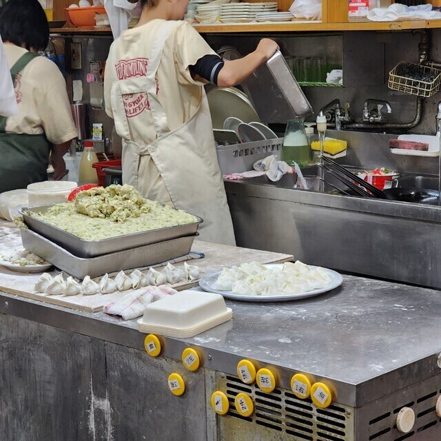 同店も、2024年「食べログ 餃子 百名店」に選出