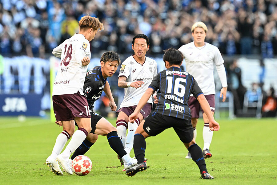 神戸らしいサッカーで天皇杯を制した【写真：徳原隆元】