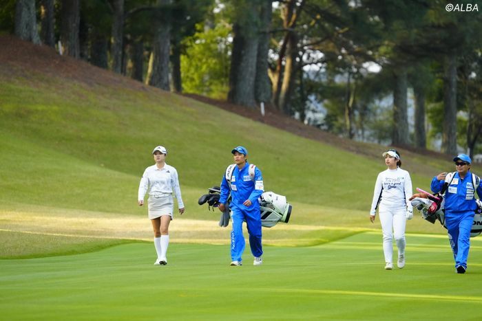 選手によっては“最終戦”となる大会が開幕。選手が続々とプレーを開始している。