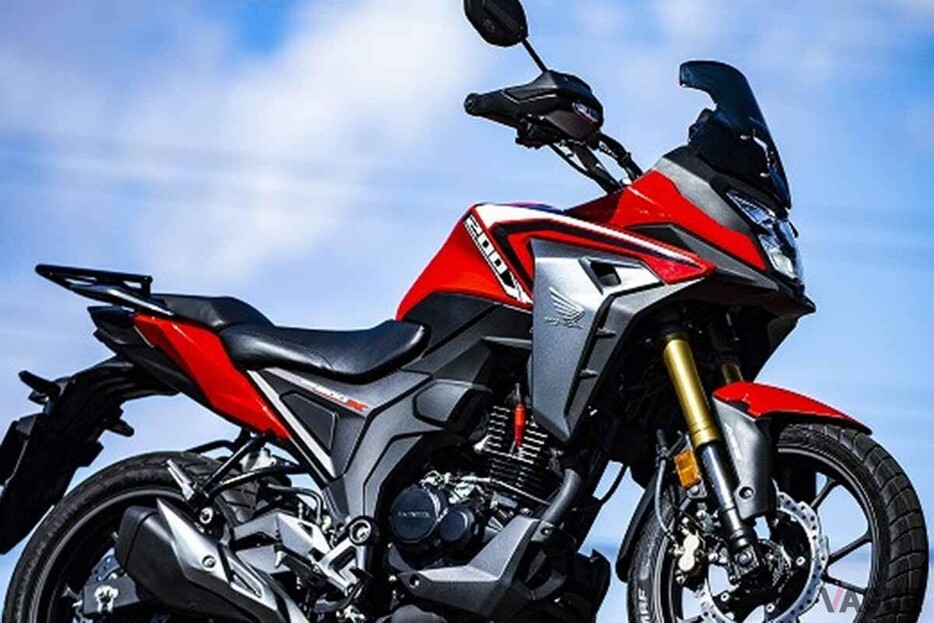 ホンダ「CB200X」