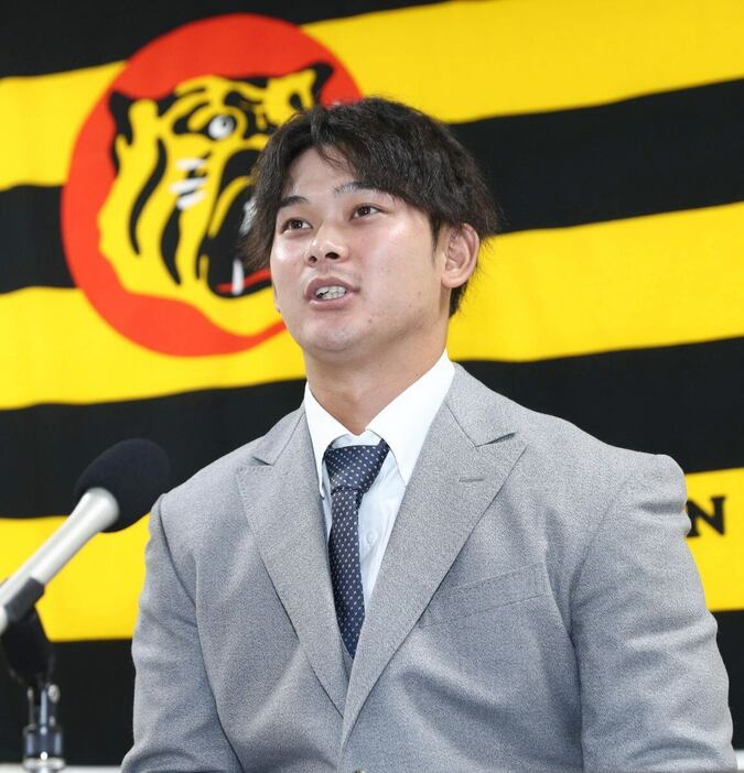 アップで更改した野口恭佑＝西宮市（撮影・斉藤友也）