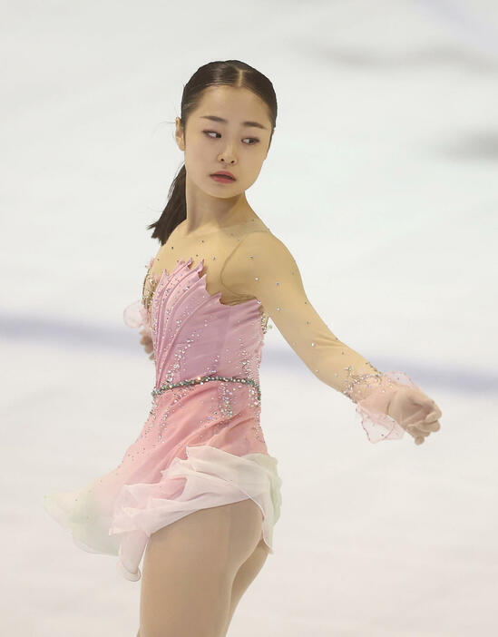 全日本ジュニア選手権の女子フリーを前に練習に臨む島田麻央（撮影・前田充）