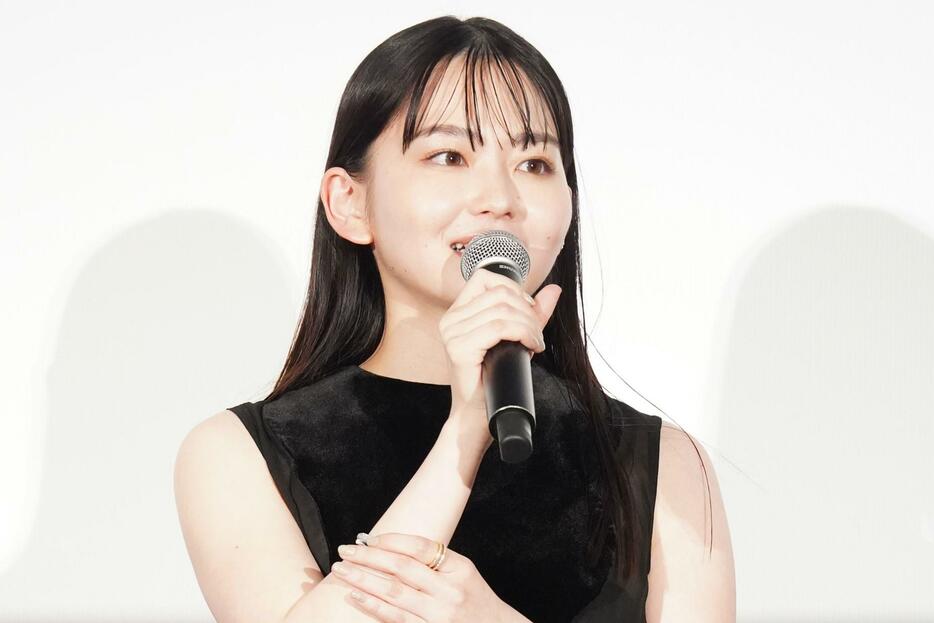 映画「正体」の完成披露舞台あいさつに出席した山田杏奈さん