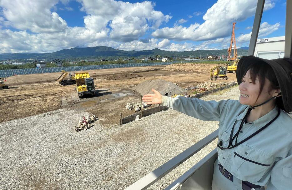 発掘調査が終わる長野市長沼地区の長沼城跡。「河川防災ステーション」の整備工事が進んでいる