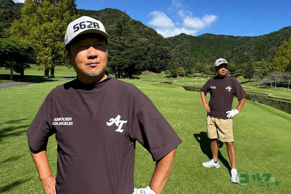 「ARMOURIN GOLF」のゴルフウエアをゴルフイラストレーターの野村タケオさんが着用してプレーしてみた