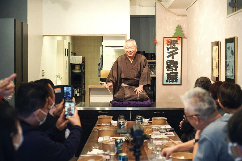 キウイ寄席100回の様子（写真提供＝高倉夢さん）