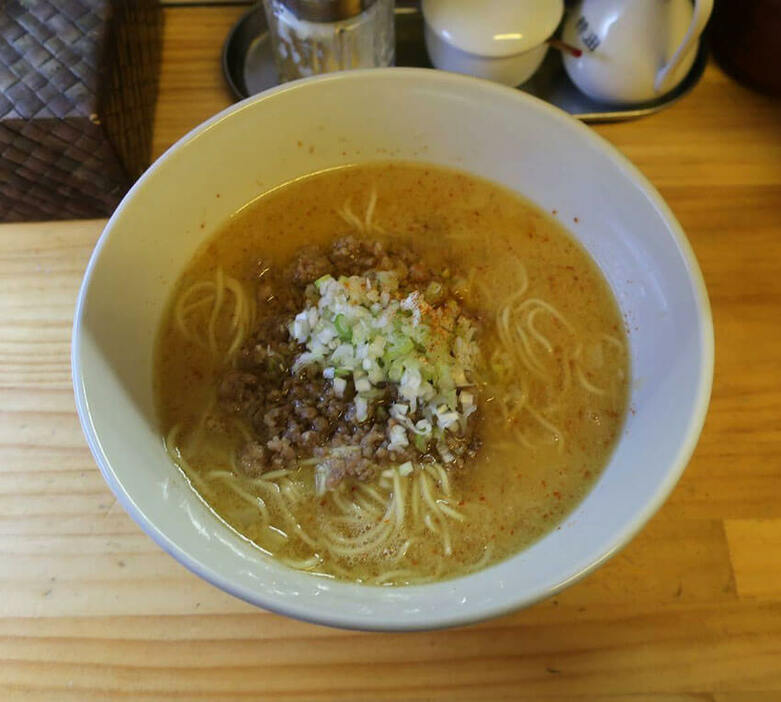 精肉店プロデュースの坦々麺が看板メニュー「匹十」